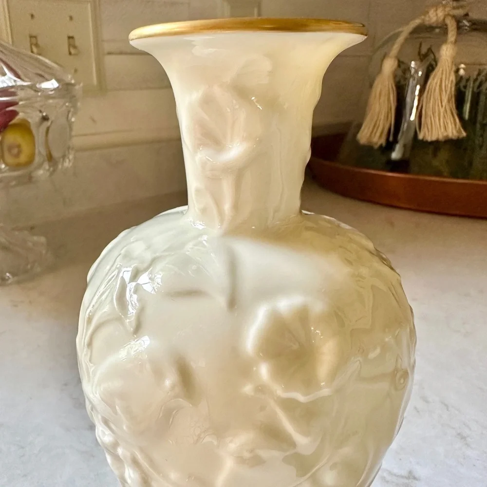 LENOX, “FLOWERS OF AFFECTION” VASE. PART OF A LIMITED EDITION COLLECTION.